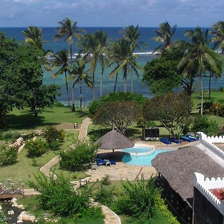 Hill Park Hotel - Tiwi Beach Exteriér fotografie