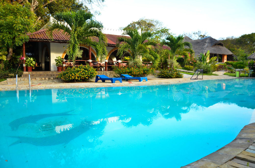 Hill Park Hotel - Tiwi Beach Exteriér fotografie